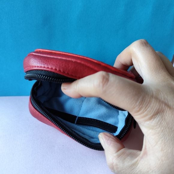 Crumpler HOOJAH Pouches Small Red - Picture 5 of 10